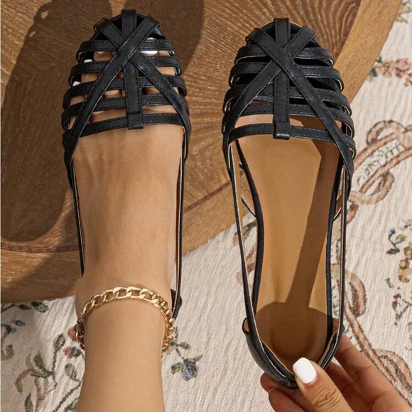 Strappy Flat Sandals - Picture 6 of 6